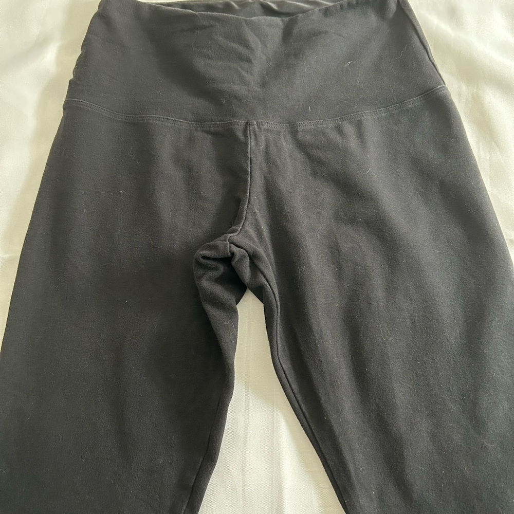 Ruby Ribbon Black Leggings - Picture 3 of 6
